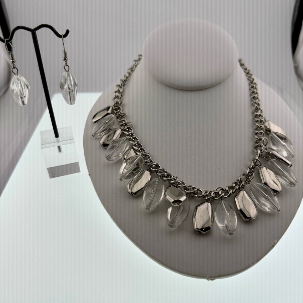 Elegant Silver Necklace and Earring Set